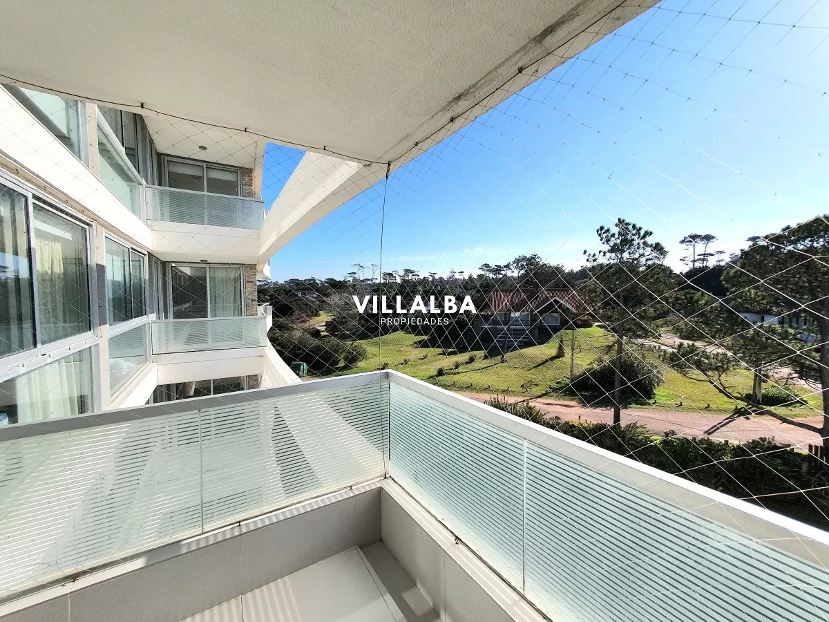 Apartamento ID.4249 - Departamento de 2 suites + depedencia en venta Frente al mar.