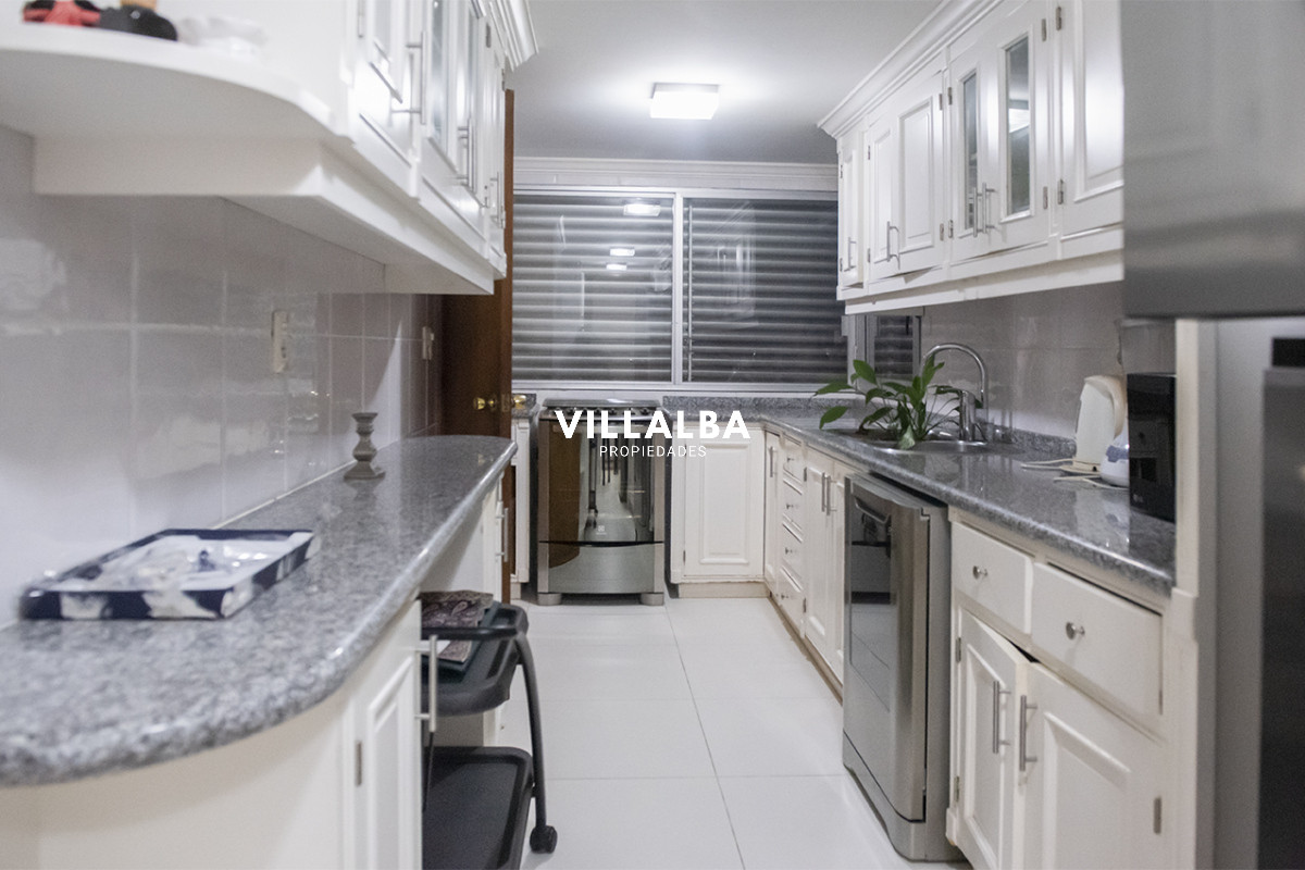 Apartamento ID.3641 - Edificio Espigon zona Puerto,  frente al mar. 