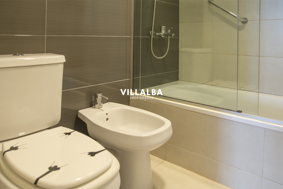 Apartamento ID.3917 - Vende apartamento de 3 dormitorios en Wind Tower, piso alto con vista al mar , Punta del Este 