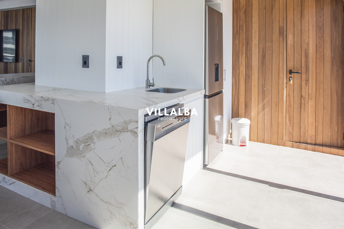 Apartamento ID.2367 - Penthouse frente al mar en venta, 3 suites. Blue Bird