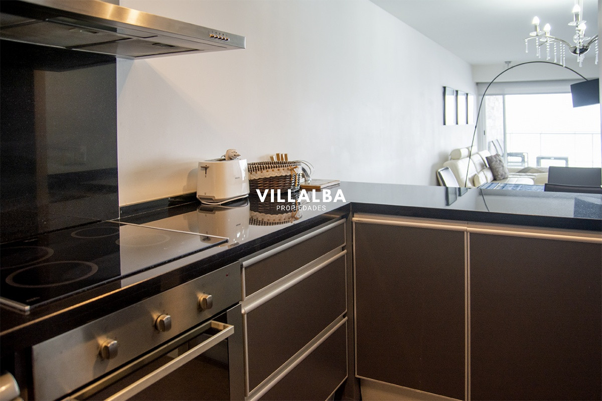 Apartamento ID.2178 - Vende apartamento. Edificio Bonaire. 3 dormitorios con servicios. Brava, Peninsula, Punta del Este