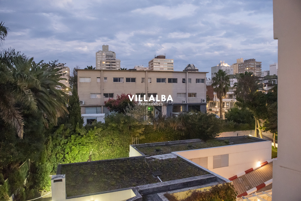 Apartamento ID.3641 - Edificio Espigon zona Puerto,  frente al mar. 