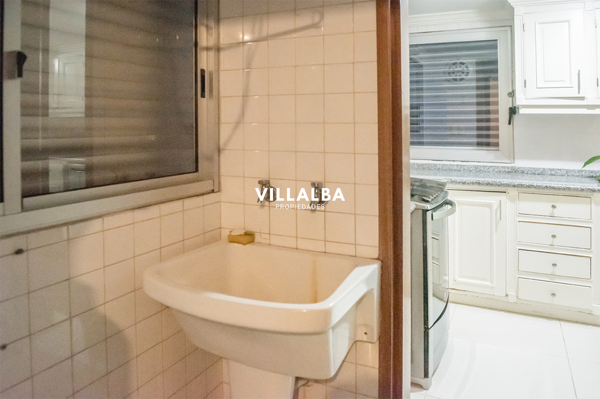 Apartamento ID.3641 - Edificio Espigon zona Puerto,  frente al mar. 