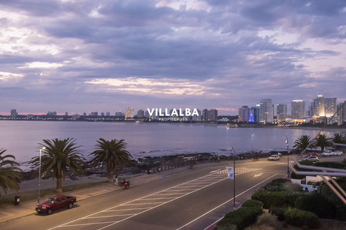 Apartamento ID.3641 - Edificio Espigon zona Puerto,  frente al mar. 