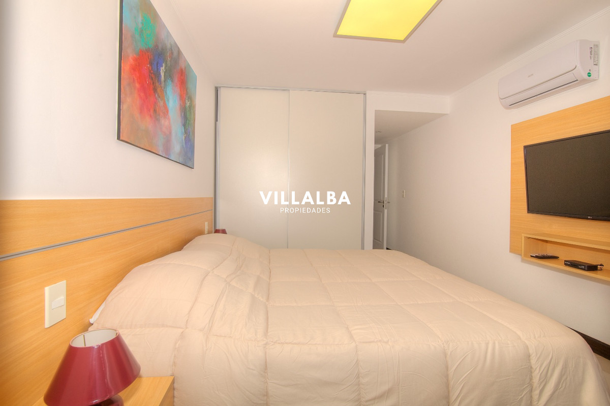 Apartamento ID.3664 - Apartamento en Venta de 3 dormitorios en Playa Mansa , Punta del este