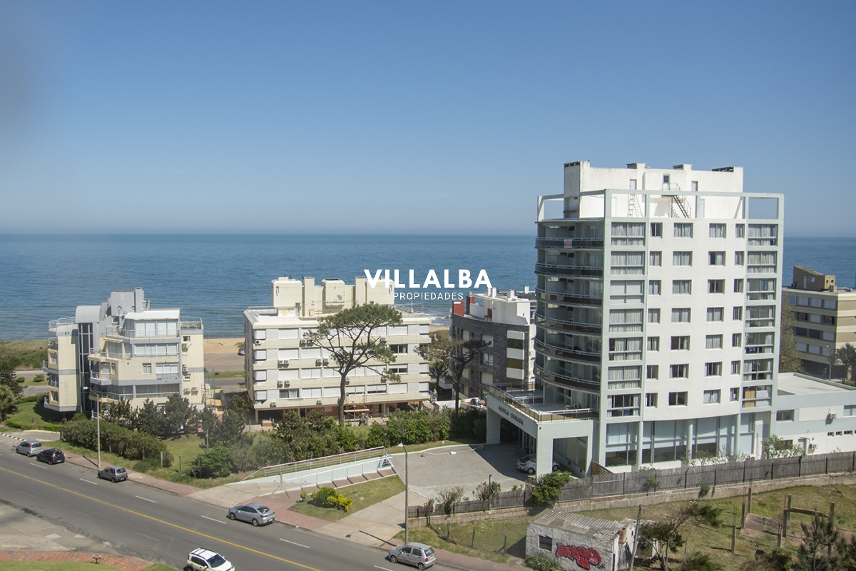 Apartamento ID.2167 - Apartamento en venta, Torre Fragata con hermosa vista al mar.