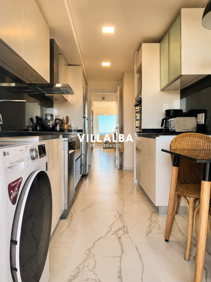 Apartamento ID.3358 - Vende apartamento con vista al mar de 3 suites, en Mansa- Punta del Este.