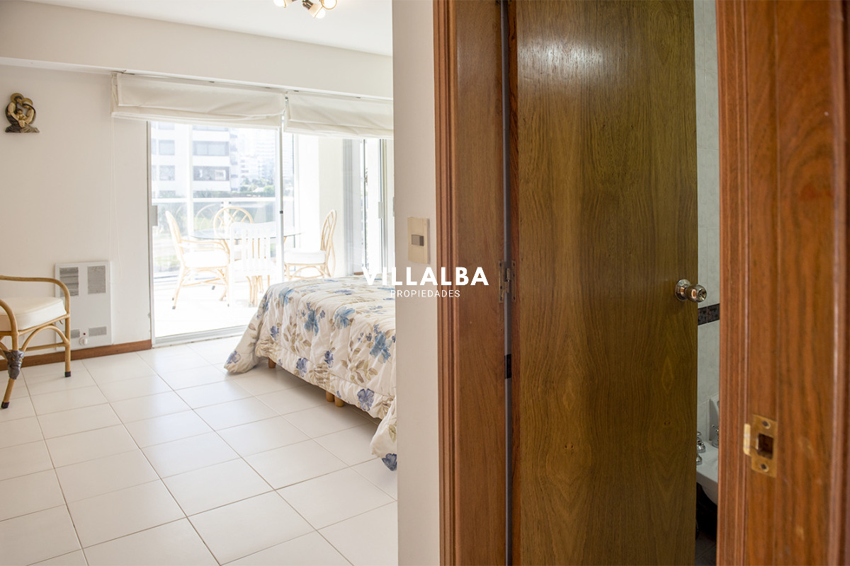 Apartamento ID.3480 - Vende departamento de 3 dormitorios en Ocean Tower, Punta del Este 