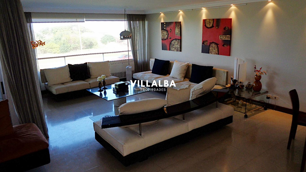 Apartamento ID.3609 - Apartamento de 4 dormitorios en Punta del Este frente al mar en Playa Brava