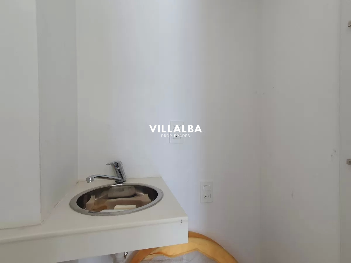 Apartamento ID.4249 - Departamento de 2 suites + depedencia en venta Frente al mar.