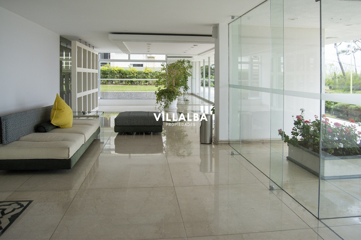 Apartamento ID.1001 - 3 Dormitorios 3 Baños - Playa Mansa