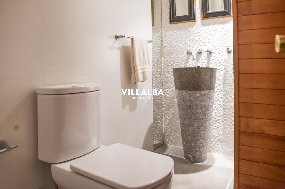 Apartamento ID.3641 - Edificio Espigon zona Puerto,  frente al mar. 