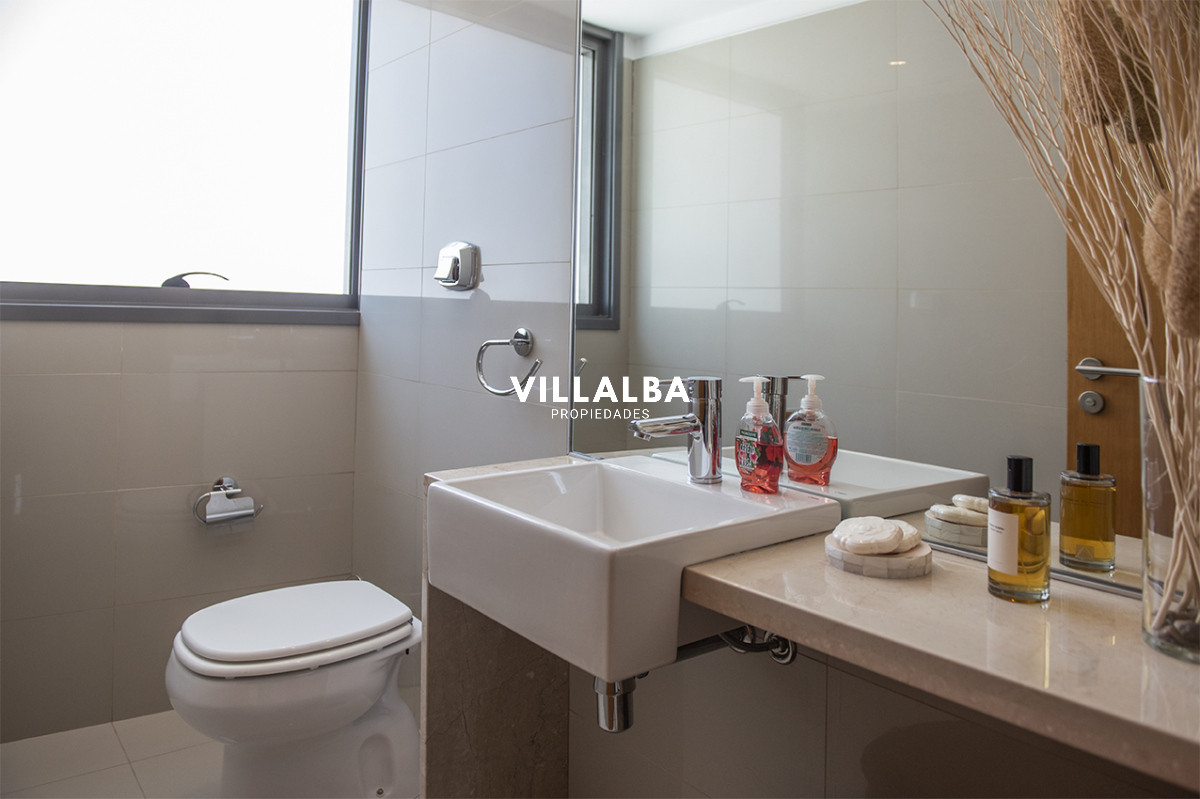 Apartamento ID.2367 - Penthouse frente al mar en venta, 3 suites. Blue Bird