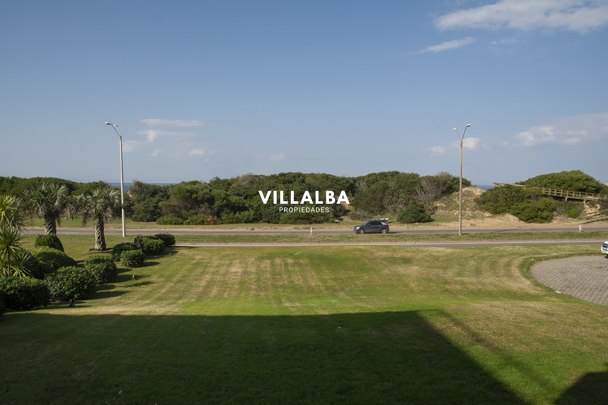 Apartamento ID.3609 - Apartamento de 4 dormitorios en Punta del Este frente al mar en Playa Brava