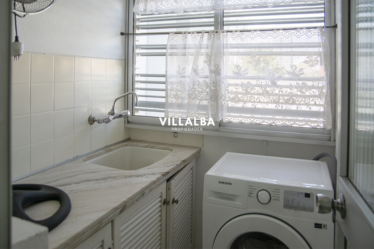 Apartamento ID.2482 - Hermoso Departamento de 3 dormitorios en venta frente al mar. 