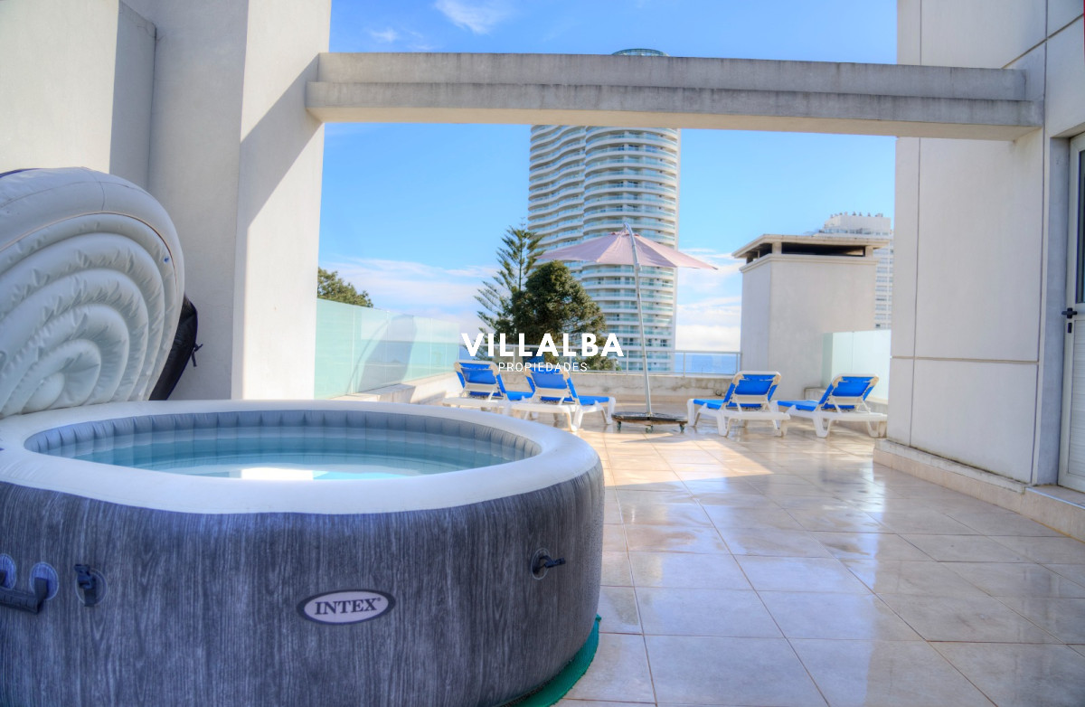 Apartamento ID.3664 - Apartamento en Venta de 3 dormitorios en Playa Mansa , Punta del este