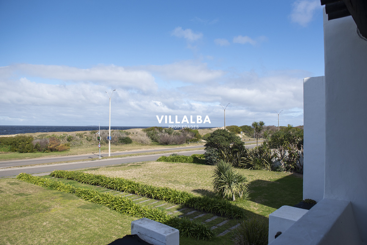 Apartamento ID.3923 - Venta Apartamento sobre la rambla,  Rincon del Indio.