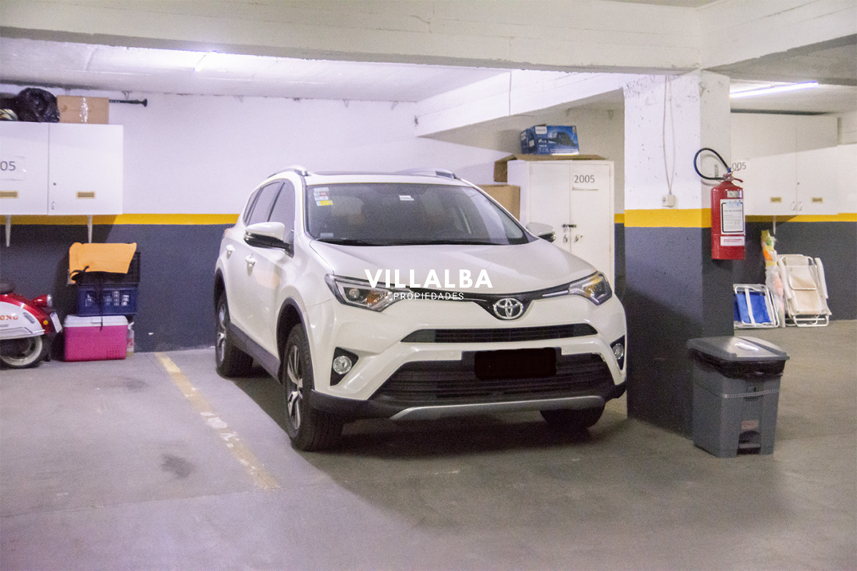 Apartamento ID.4001 - Vende apto de 2 dormitorios con vista al mar en Punta del este