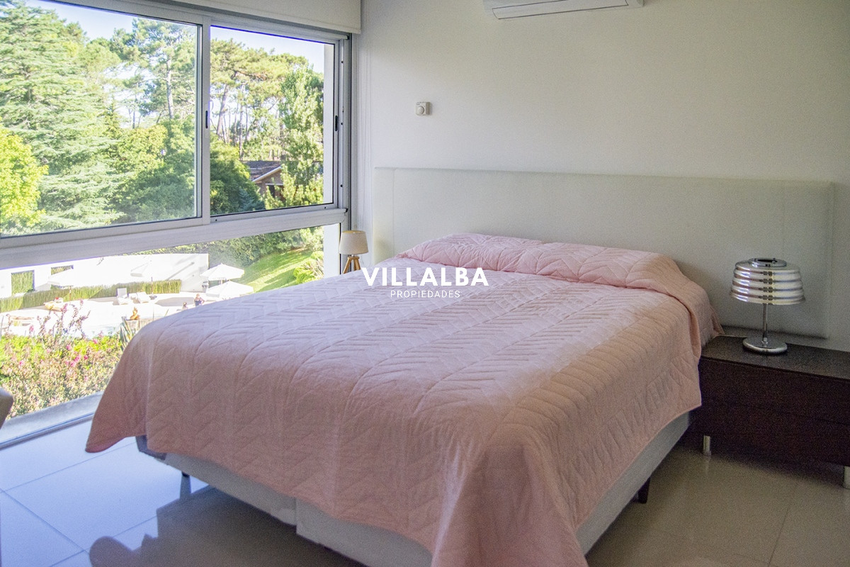 Apartamento ID.3666 - Espectacular departamento duplex a pasos del mar . 3 dormitorios en venta