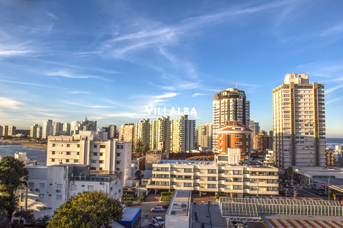 Apartamento ID.3635 - Vende departamento de 3 dormitorios con vista al Puerto, Punta del Este