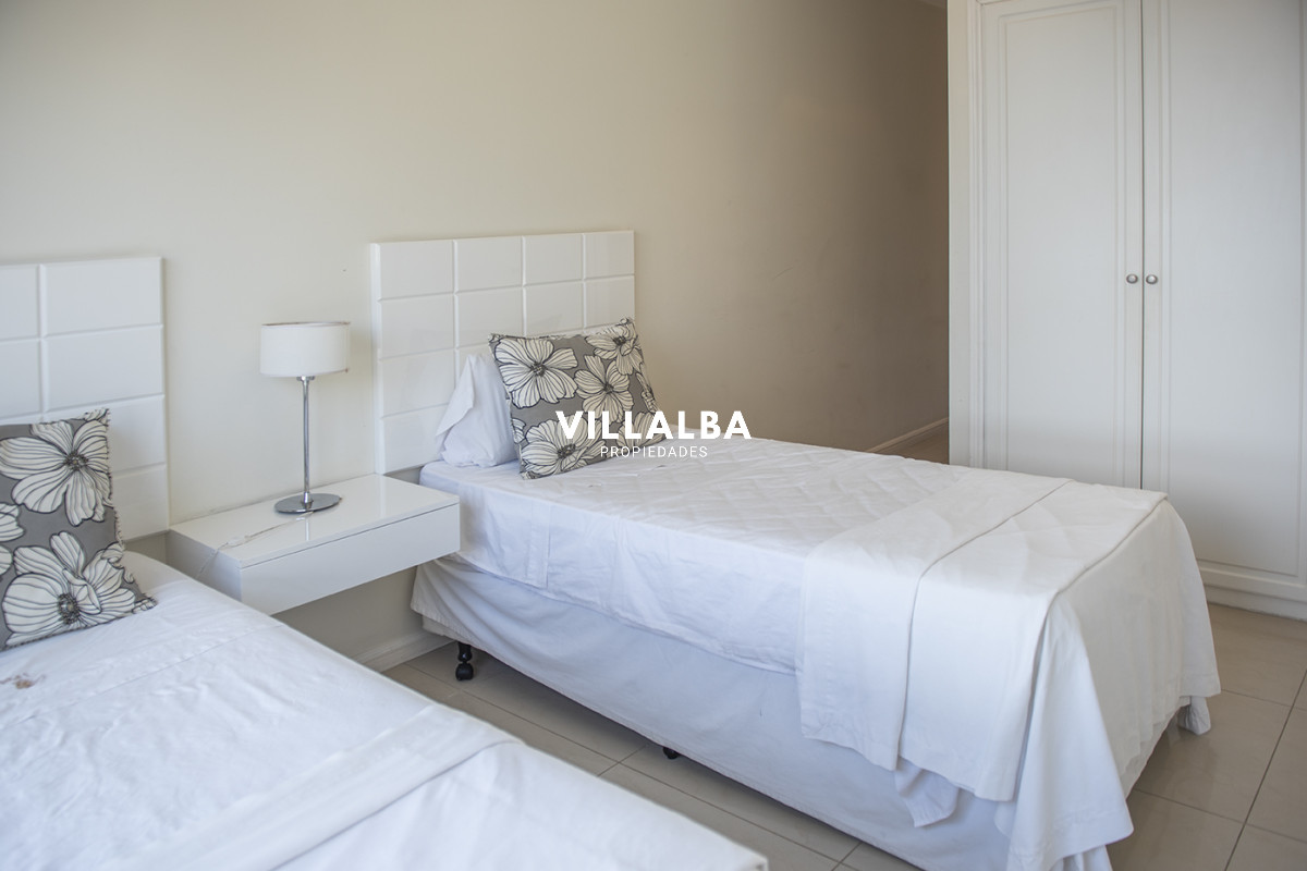 Apartamento ID.3508 - Hermoso Pent-house en torre Imperiale ,venta en zona de la Brava.