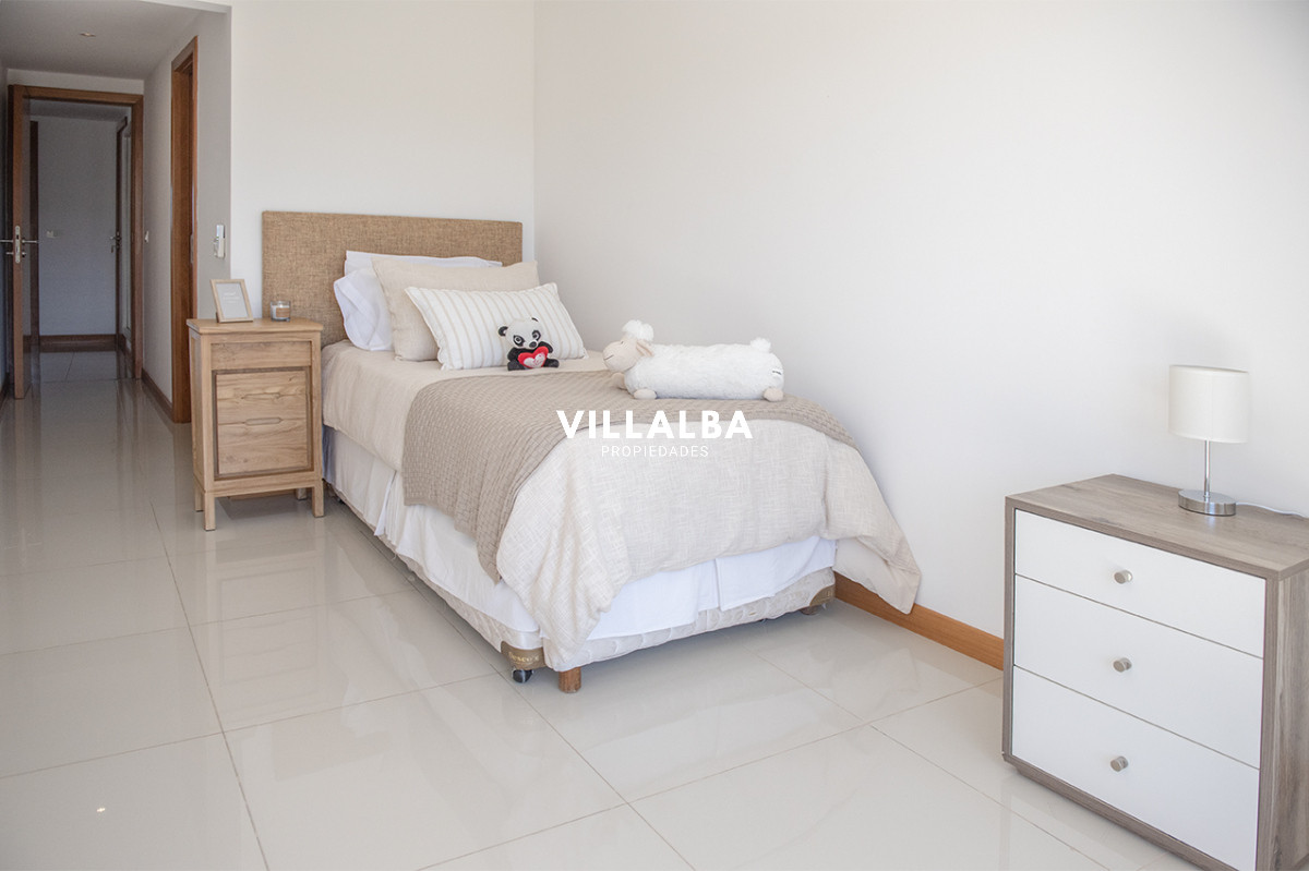 Apartamento ID.2367 - Penthouse frente al mar en venta, 3 suites. Blue Bird