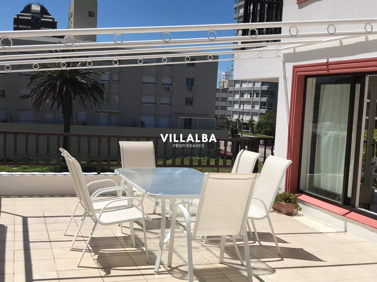 Apartamento ID.4052 - Apartamento en venta en Peninsula, Punta del Este 