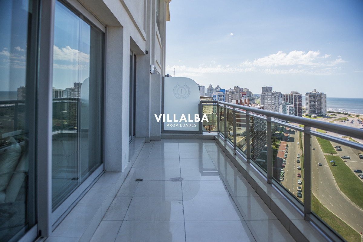 Apartamento ID.3508 - Hermoso Pent-house en torre Imperiale ,venta en zona de la Brava.
