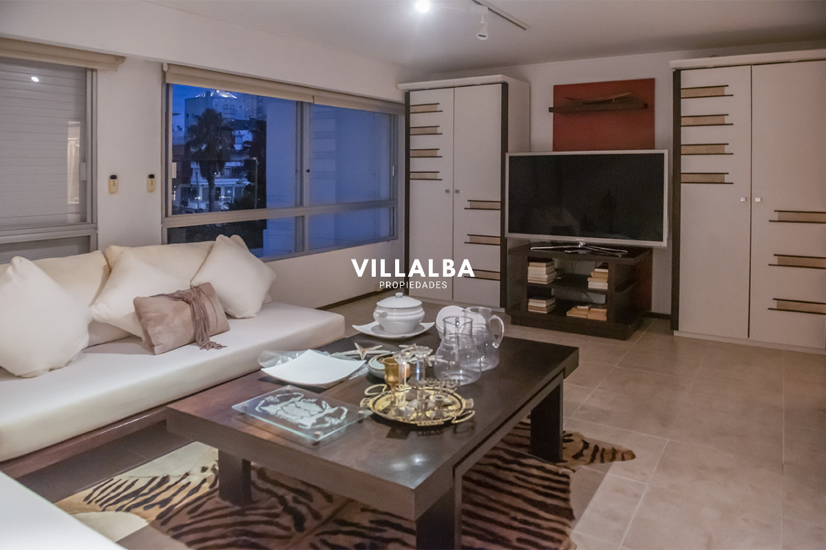 Apartamento ID.3641 - Edificio Espigon zona Puerto,  frente al mar. 