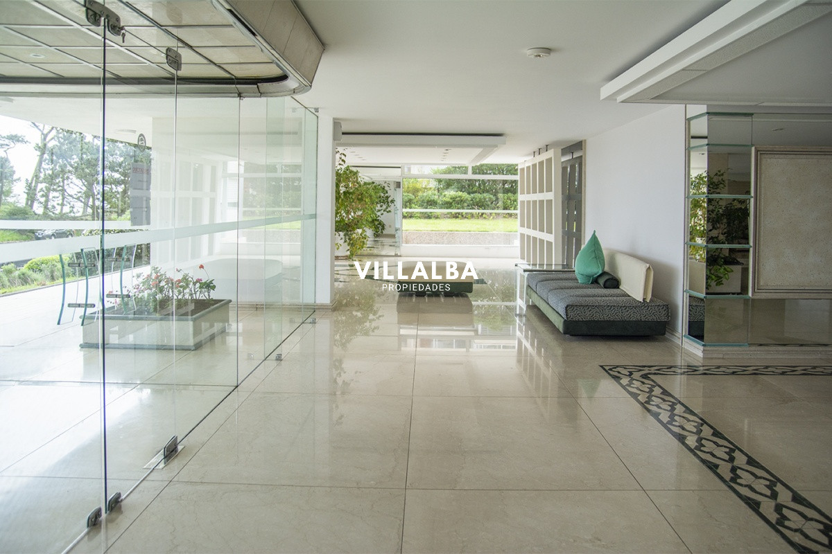 Apartamento ID.1001 - 3 Dormitorios 3 Baños - Playa Mansa