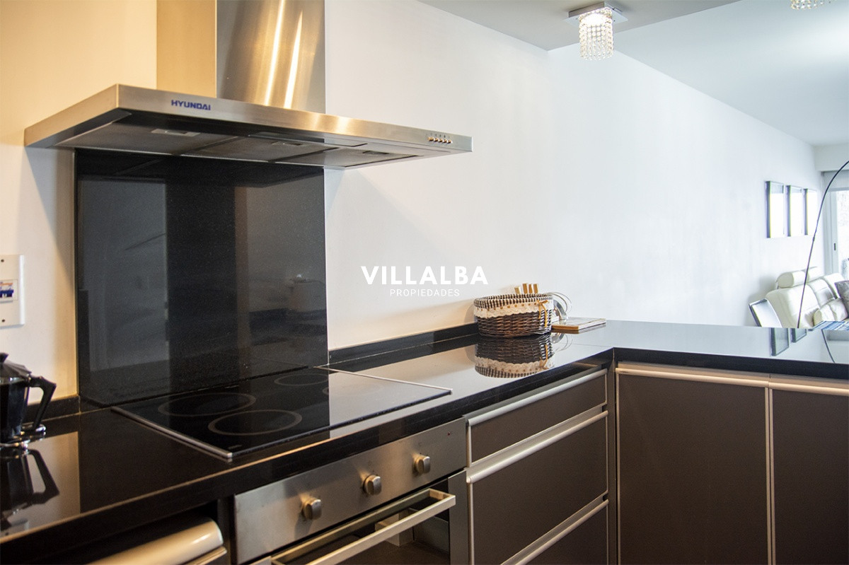 Apartamento ID.2178 - Vende apartamento. Edificio Bonaire. 3 dormitorios con servicios. Brava, Peninsula, Punta del Este