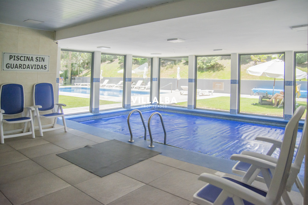 Apartamento ID.4001 - Vende apto de 2 dormitorios con vista al mar en Punta del este