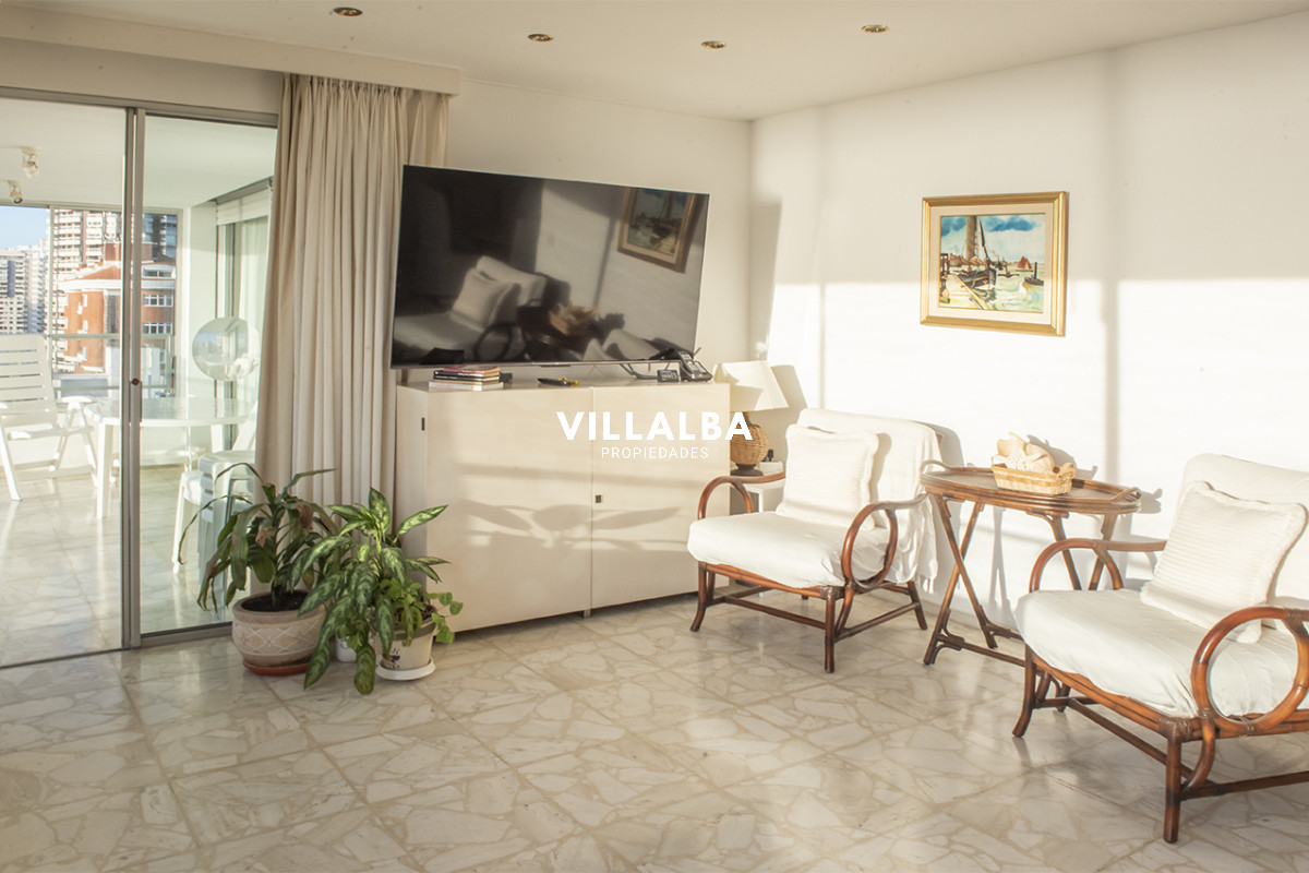 Apartamento ID.3635 - Vende departamento de 3 dormitorios con vista al Puerto, Punta del Este