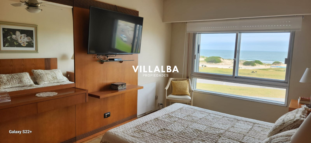 Apartamento ID.4157 - Vende apartamento de 2 dormitorios en Punta del Este, Playa Brava