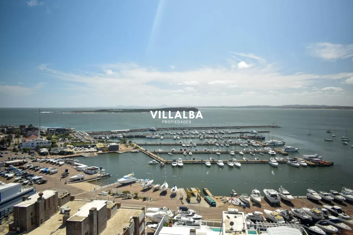 Apartamento ID.3639 - Departamento de 3 dormitorios + dep. en venta en Edif. Fontemar, vista al Puerto