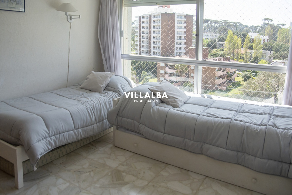 Apartamento ID.2167 - Apartamento en venta, Torre Fragata con hermosa vista al mar.