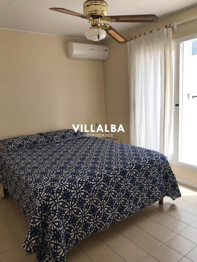 Apartamento ID.4052 - Apartamento en venta en Peninsula, Punta del Este 