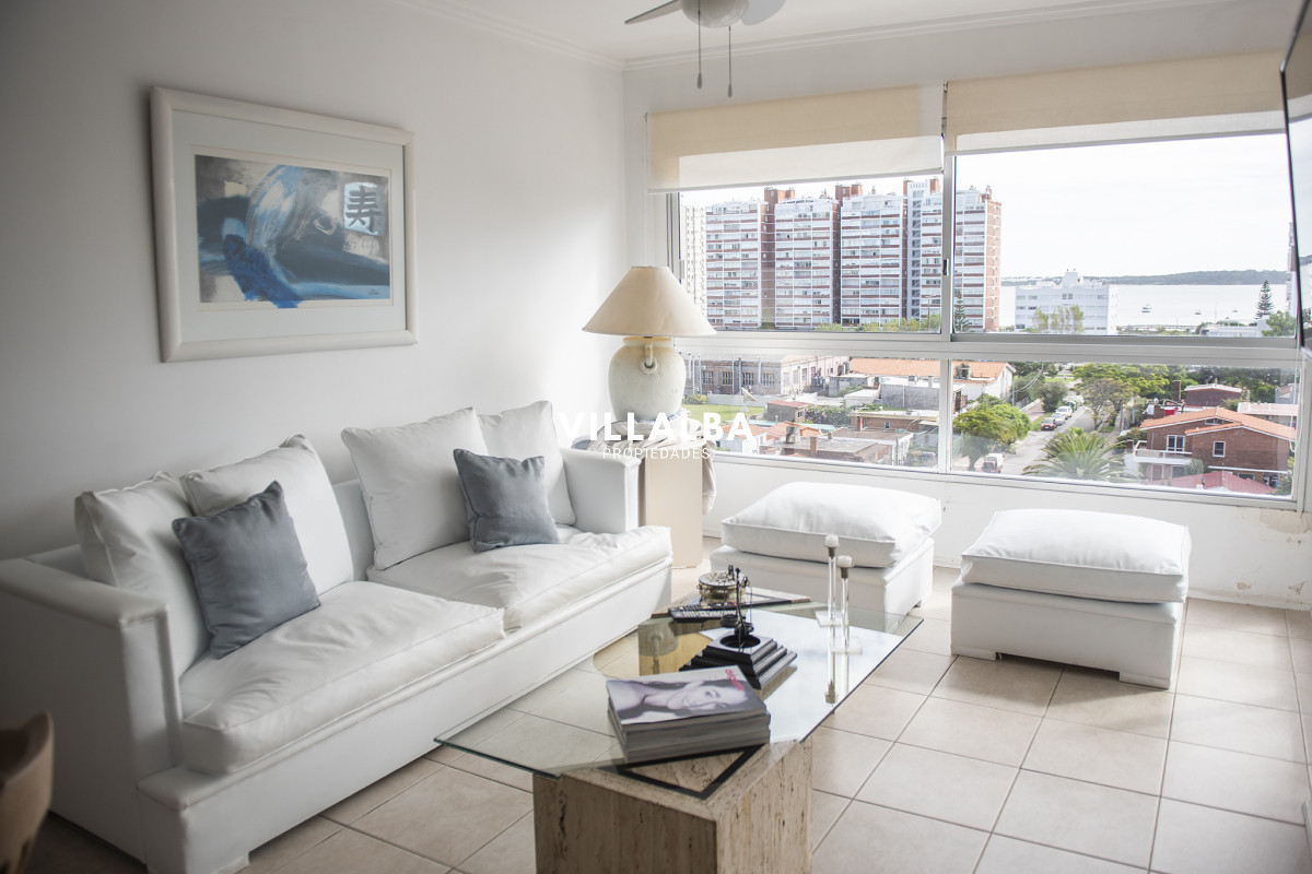 Apartamento ID.4122 - Vende apartamento de 2 dormitorios en Brava Punta del Este