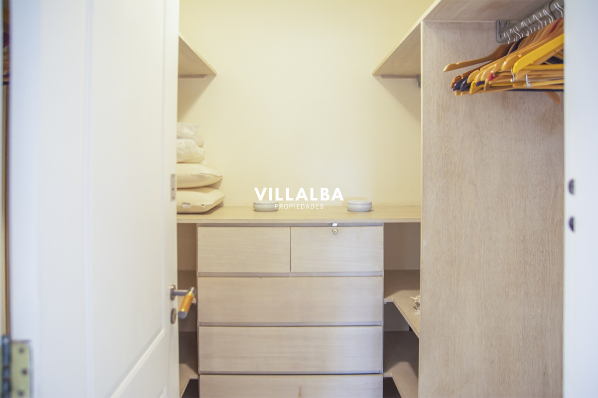 Apartamento ID.2860 - Vende apartamento de 4 dormitorios con 2 cocheras en Lincon Center, Playa Mansa, Punta del Este 