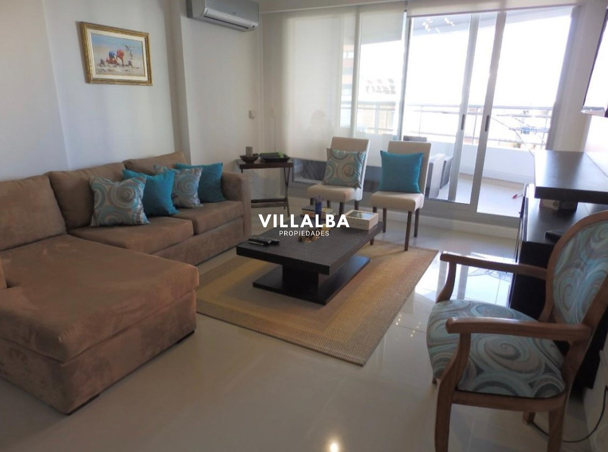 Apartamento ID.2488 - Departamento de 3 dormitorios con Terraza en Punta del Este 