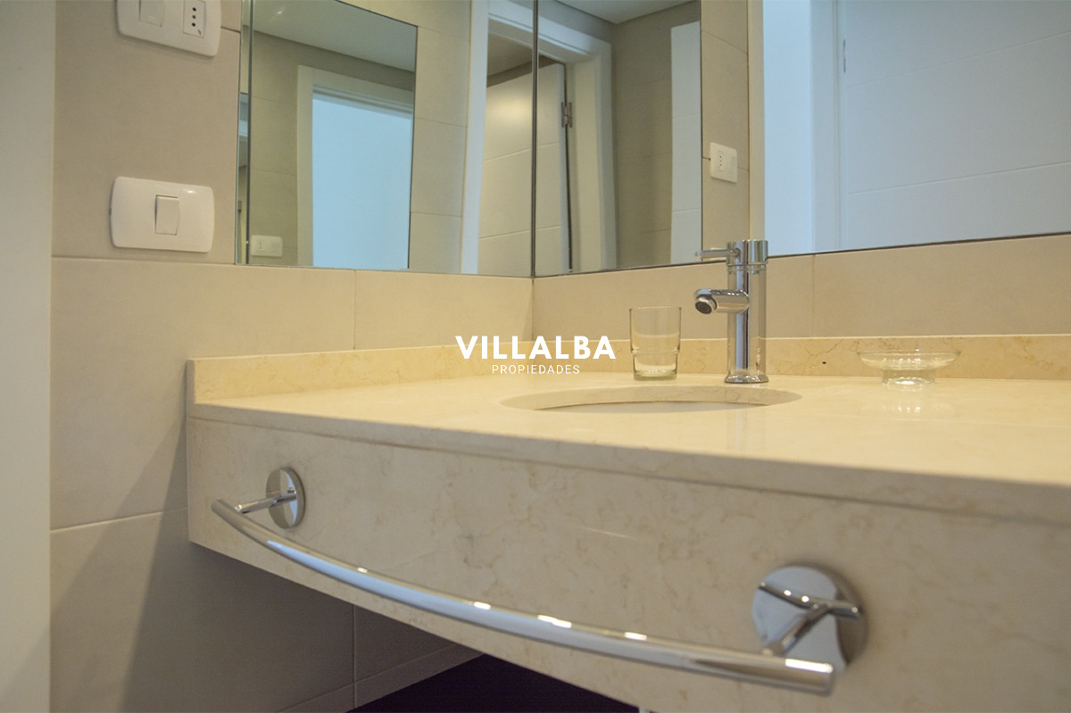 Apartamento ID.3917 - Vende apartamento de 3 dormitorios en Wind Tower, piso alto con vista al mar , Punta del Este 