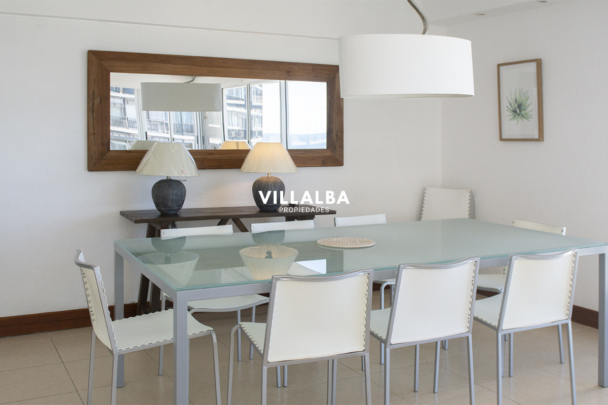 Apartamento ID.4123 - Apartamento de 2 dormitorios con vista al mar en venta en Peninsula.