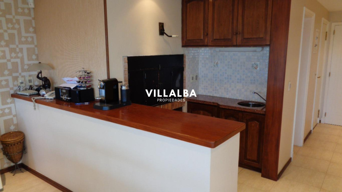 Apartamento ID.3609 - Apartamento de 4 dormitorios en Punta del Este frente al mar en Playa Brava