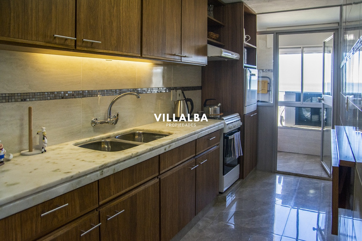 Apartamento ID.2897 - Departamento en venta de 2 dormitorios con vista al Mar, Peninsula , Punta del este 