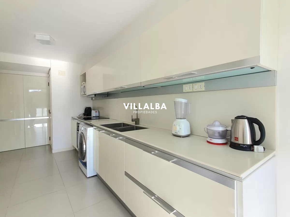 Apartamento ID.4249 - Departamento de 2 suites + depedencia en venta Frente al mar.