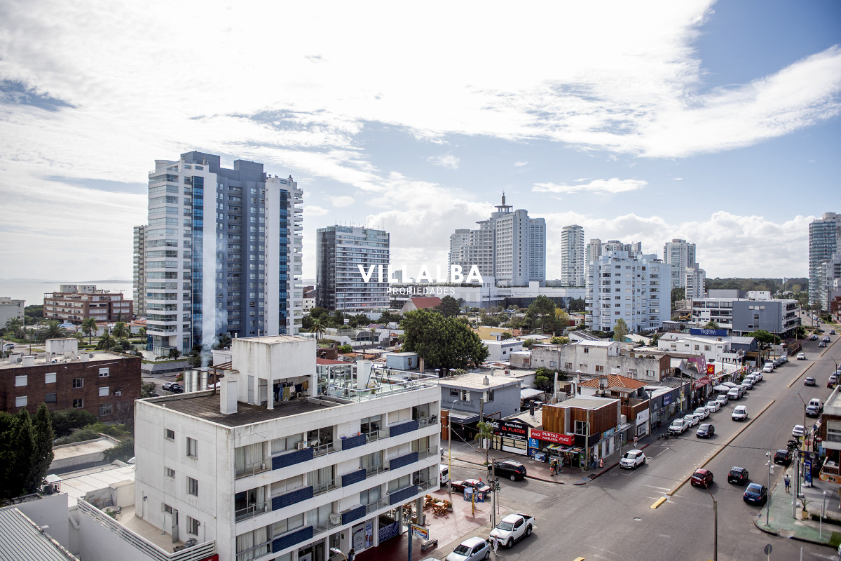 Apartamento ID.4122 - Vende apartamento de 2 dormitorios en Brava Punta del Este