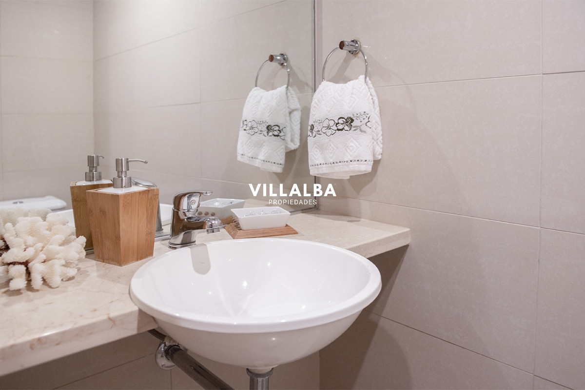 Apartamento ID.2369 - Hermoso Departamento en venta frente a Playa Brava, 3 dorm + dep. Marigot Brava