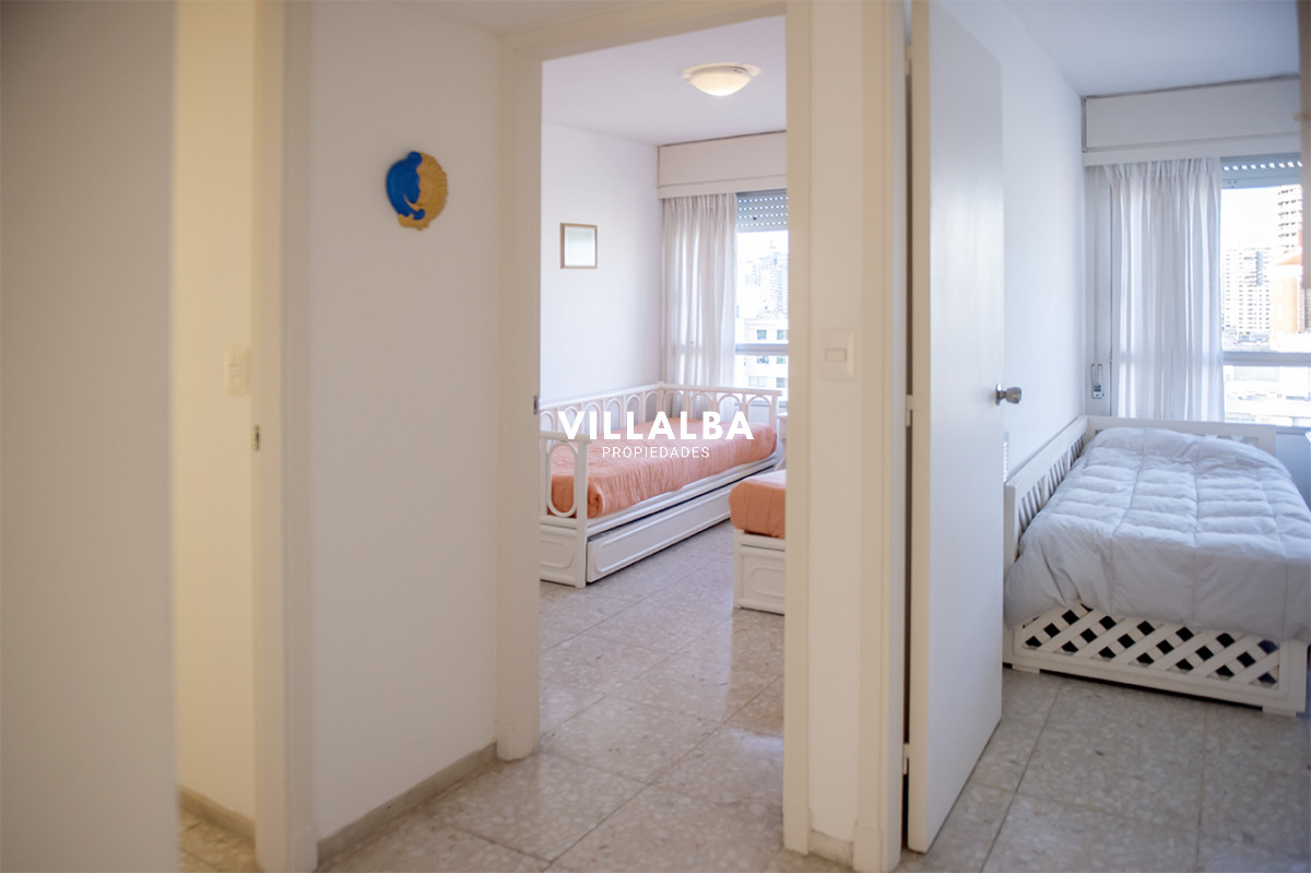 Apartamento ID.3635 - Vende departamento de 3 dormitorios con vista al Puerto, Punta del Este