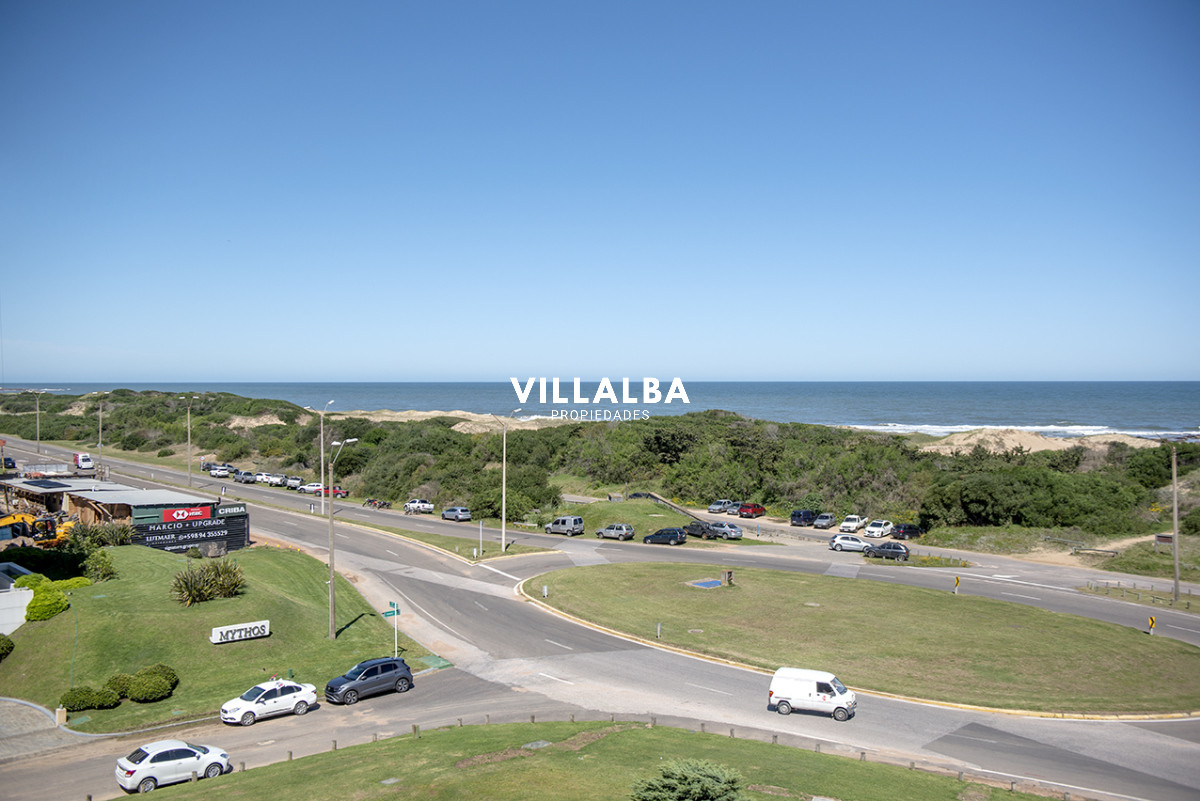 Apartamento ID.2367 - Penthouse frente al mar en venta, 3 suites. Blue Bird