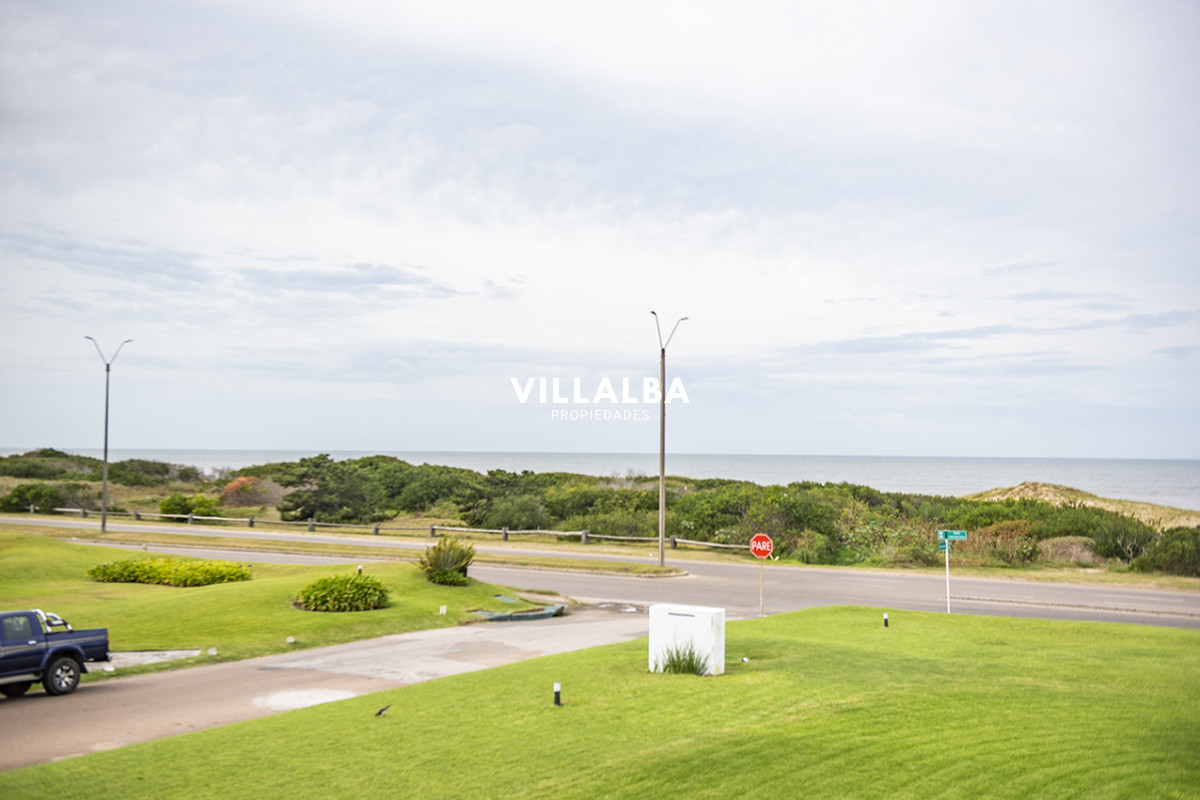 Apartamento ID.3923 - Venta Apartamento sobre la rambla,  Rincon del Indio.